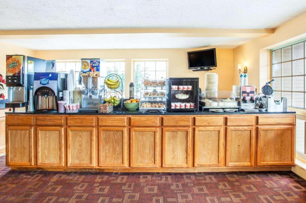 Travelodge By Wyndham South Burlington Dış mekan fotoğraf